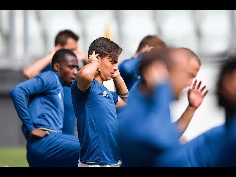 Juventus train at the Allianz Stadium