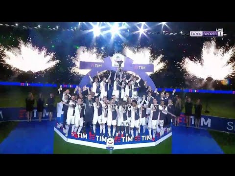 Juve's EPIC trophy celebration