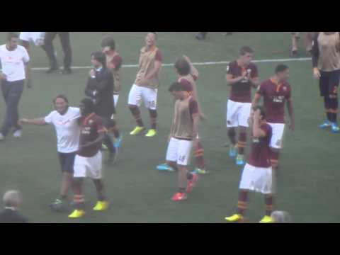 Grazie Roma ed esultanze giocatori – Roma-Lazio 2-0 del 22/09/2013